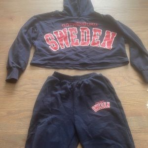 Sweatsuit crop sweater and sweatpants